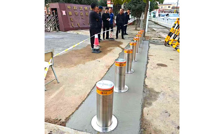 深耕校园安全，鸿盾全自动升降柱守护榆林镇中心校